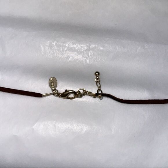 AE Brown Leather Gold Tone Triple Strand Fuchsia Western Boho Necklace - Picture 5 of 6